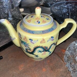 Vintage Famille Jaune Chinese Porcelain Yellow 6.5” Teapot Dragons W/ 5 Toes